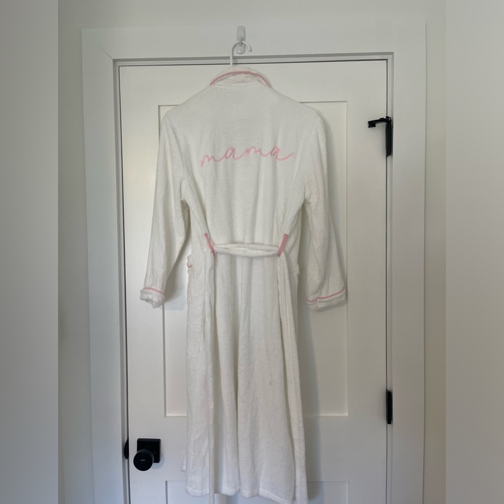 NWT Mama robe